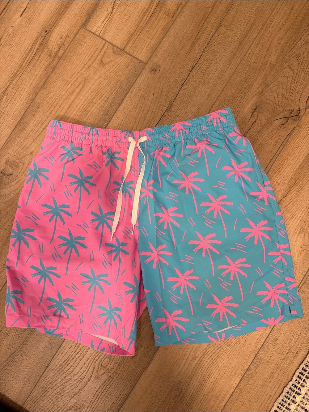 chubbies Pink & Teal Palm-Print Swim Trunks